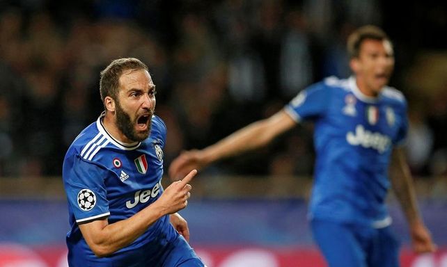 Juventus festejó en Francia con un Higuaín intratable