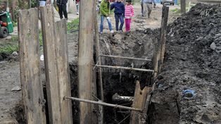 Santa Rosa: se tapó el socavón, las casas siguen inhabitables