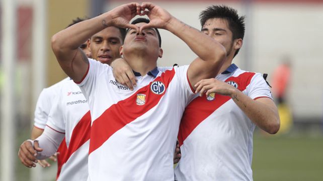 Mayora se llenó la panza de goles en Perú