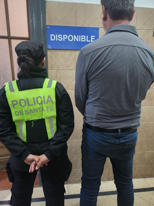 El hombre que atropelló a la mujer policía en inmediaciones de la Terminal de Omnibus