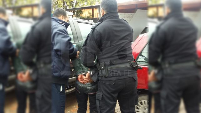 Lo sorprendieron merodeando por los techos e intentó escapar, pero terminó tras las rejas