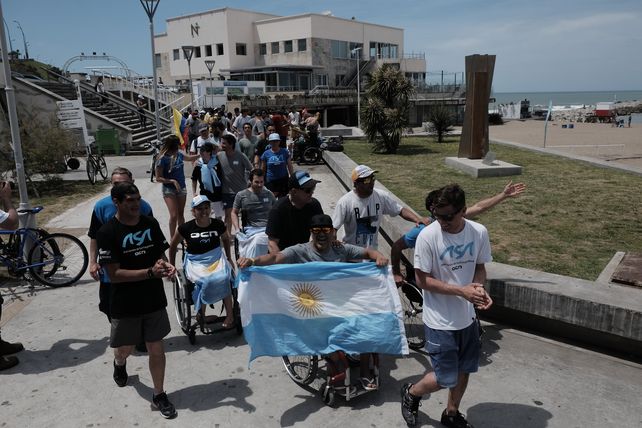Las 18 fotos del primer Campeonato Sudamericano de surf adaptado