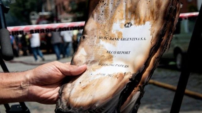 En el Día del Bombero Voluntario se recuerda a las 10 personas que murieron en el incendio intencional de los depósitos de Iron Mountain para tapar lavado&nbsp;