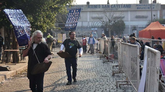 San Cayetano: miles de fieles se movilizan para pedirle al santo cristiano por trabajo y salud