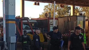 Un camión embistió a un auto en el peaje de General Lagos: un muerto