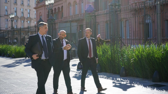 Los ministros Olivares, Puccini y Enrico viajaron a Buenos Aires para reunirse con funcionarios de la Casa Rosada. 