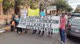 La comunidad educativa de la escuela primaria salió a la calle a visibilizar su protesta.