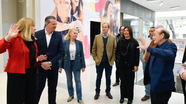 Bordet y Bahl recorrieron el nuevo shopping y destacaron la creación de empleo