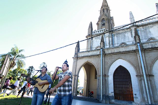 La ciudad de Santa Fe palpita el 26º Festival Folclórico de Guadalupe