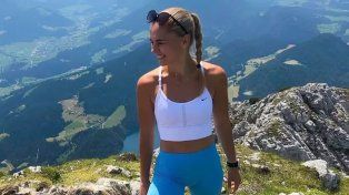 Una atleta checa quiso sacarse una selfie y murió al caer de 80 metros de altura