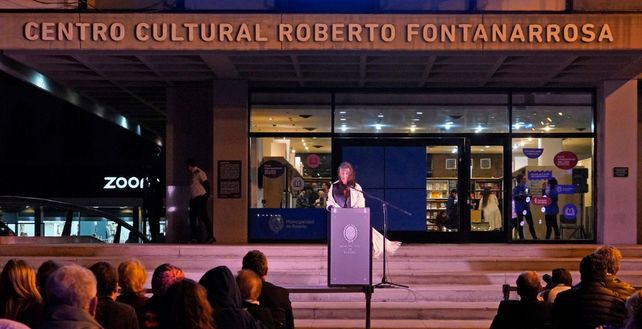 La escritora Claudia Piñeiro abrió la Feria Internacional del Libro de Rosario del año pasado.