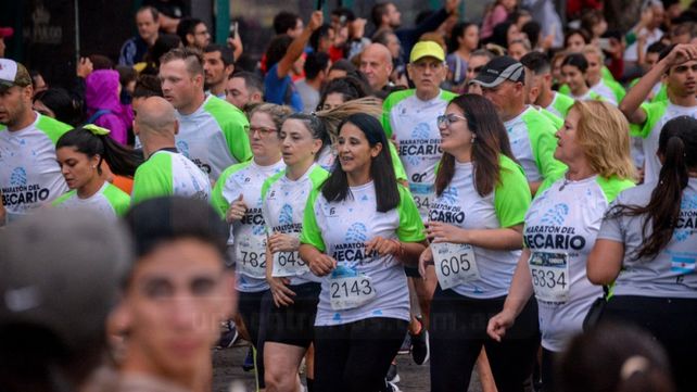 Cerca de 3 mil atletas participaron en el Maratón del Becario.
