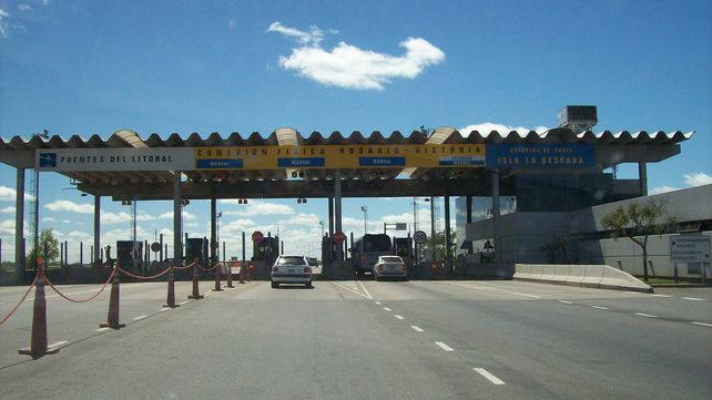 En el peaje de la ruta a Victoria, los hinchas de Peñarol serán retenidos y de allí acompañados por la policía al Gigante.