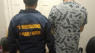 Cay&oacute; por violar la cuarentena. El hombre andaba en la calle a pesar de estar prohibido.