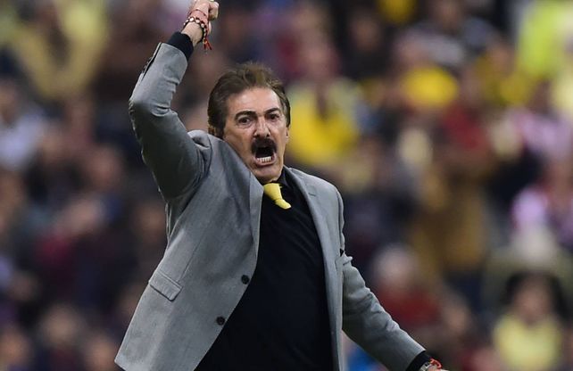 La Justicia de México pide detener al ex técnico de Boca Ricardo La Volpe por acoso sexual