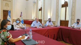 Comenzaron a diagramar el operativo de vacunación para Santa Fe contra el Covid-19