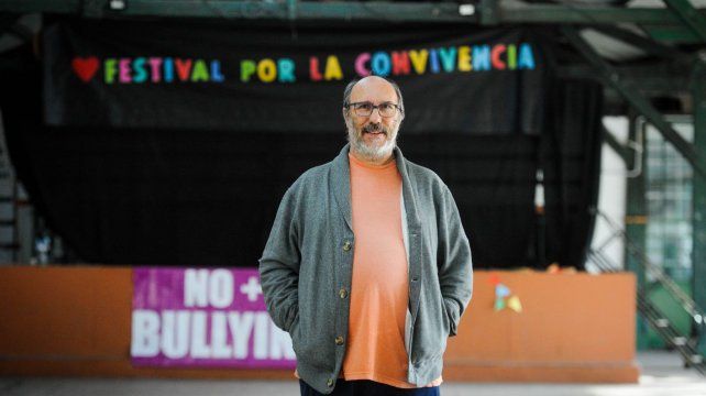 Fernando Foulques es docente, músico y realizador audiovisual. Destaca que el guión insumió varios meses de escritura en base a historias reales.