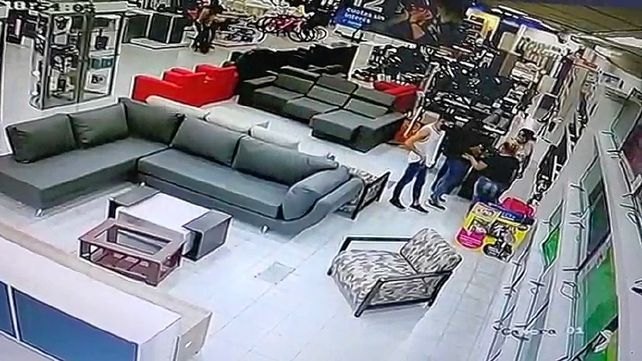 Robo: recuperaron una notebook sustraída en un comercio