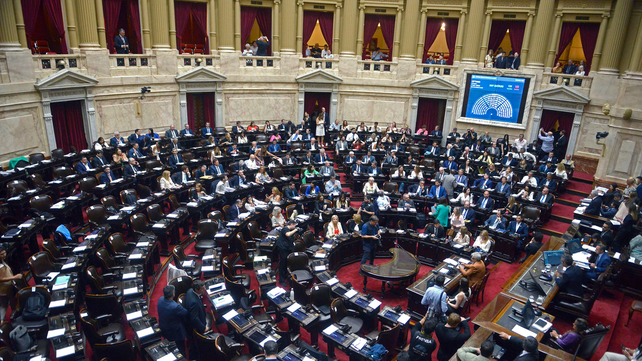 Con 137 legisladores en el recinto