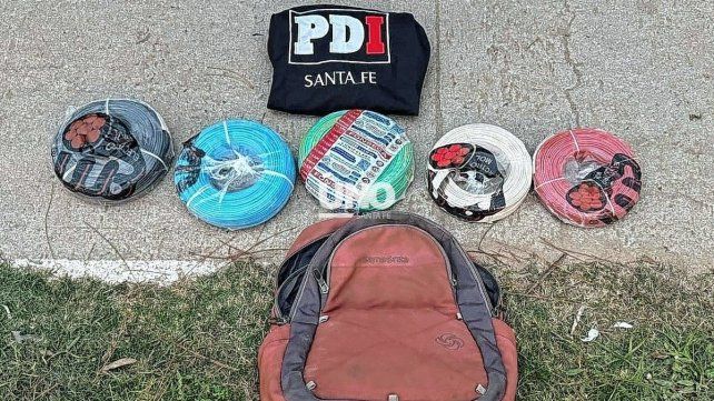 La Policía de Investigaciones (PDI) pactó un encuentro con el joven que vendía los cables robados de San José del Rincón.