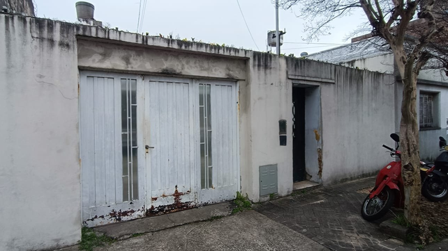 La casa de pasaje Schenone al 4300.Denunció que sufrió un intento usurpación