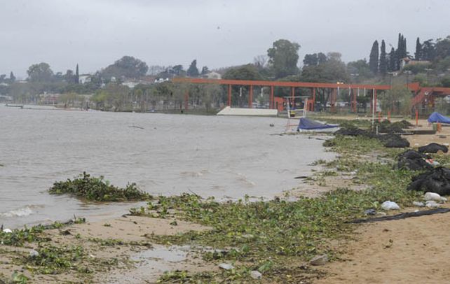 Todo empeora. Con el río crecido