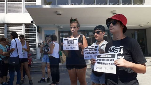 Frente a Tribunales, pidieron la aparición con vida de Fátima Acevedo