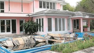 En busca del tesoro oculto en la mansión de Pablo Escobar en Miami Beach