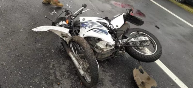 Falleció un motociclista que quedó envuelto en un accidente en la autopista a Rosario