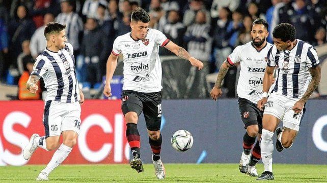 Colón inició conversaciones por el delantero Marcelo Estigarribia quien viene de ser campeón con la camiseta de Patronato.