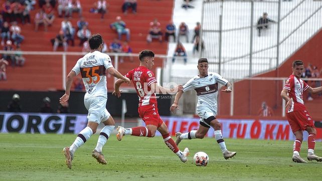 La absoluta posesión del balón que tuvo Unión ante Platense no pudo impedir la derrota en el 15 de Abril.&nbsp;