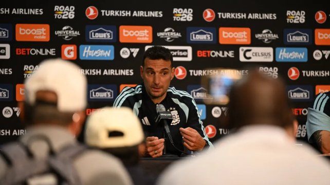 Scaloni, sobre la baja de Balerdi: No tenemos definido al reemplazante