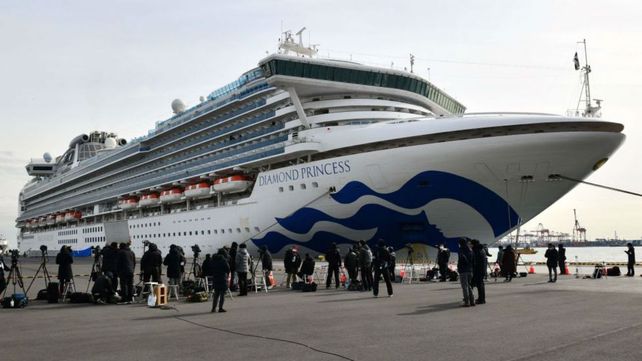 Mejora el argentino con coronavirus y no presentan síntomas los siete en cuarentena en el crucero