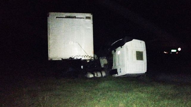 Federación: camión despistó y volcó en Autovía 14&nbsp;
