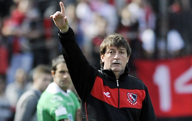 Marca el camino. Berti supo mantener a Newell’s en los primeros planos. (Foto: G. de los Ríos)