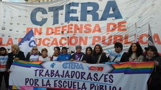 La Ctera se moviliza frente al Congreso por el incentivo docente. &nbsp;