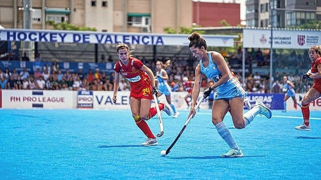 Las Leonas y Los Leones les ganaron a los seleccionados de España en Valencia. &nbsp;