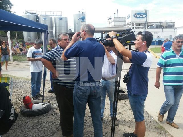 Trabajadores suspendidos de Sancor acampan en la planta