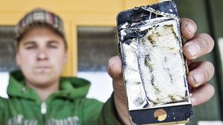 Una mujer sufrió heridas en un ojo al explotar su celular luego de hablar más de 40 minutos