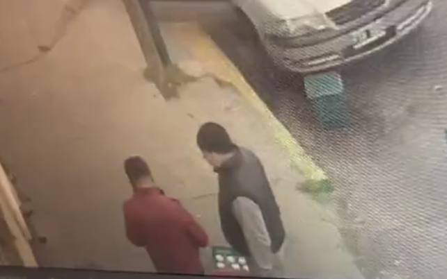 Video: se enojó con un repartidor, le dio una trompada y lo dejó en coma