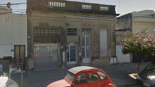 Le robaron 100 mil dólares y 20 mil pesos y la víctima cree que fue el plomero