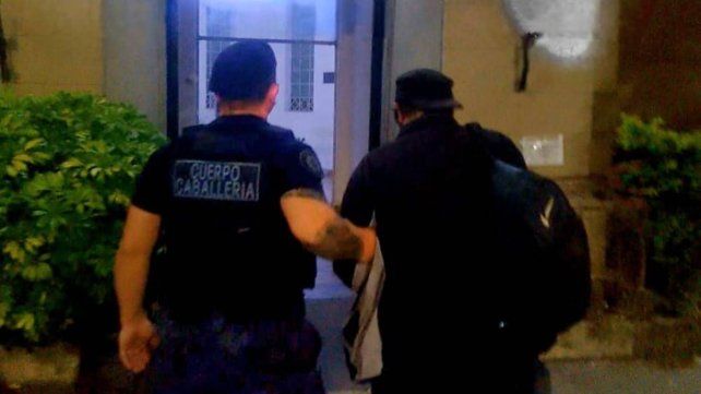 Barrio 7 Jefes: apresaron a un hombre tras la denuncia por una brutal agresión a su pareja dentro de su casa