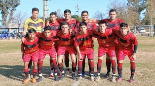 &nbsp;Newells de barrio Roma jugará este viernes por la noche frente a Sanjustino en barrio Mataderos.