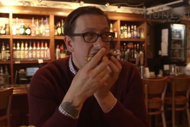 Adicto a la pizza: un hombre hace 25 años que no come otra cosa