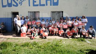 La provincia entregó más de 1,3 millones de pesos al Movimiento Los sin Techo
