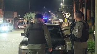 El allanamiento que arrojó resultado positivo se produjo en la zona de calle La Salle al 5900, de Empalme Graneros. (Foto: captura de TV)