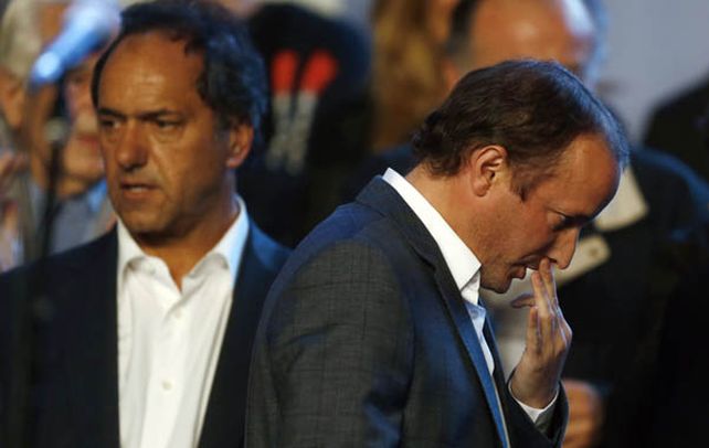 Perdedores. Daniel Scioli y Martín Insaurralde compartieron ayer un acto.