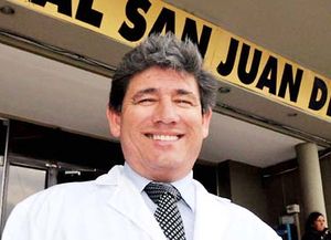 De ciruja a cirujano: el ex cartonero que ya practicó 5 mil operaciones