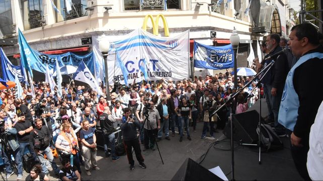 El cruce de las peatonales, punto central del contundente paro general en Rosario