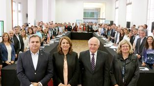La provincia convocó a intendentes y presidentes comunales a debatir sobre educación